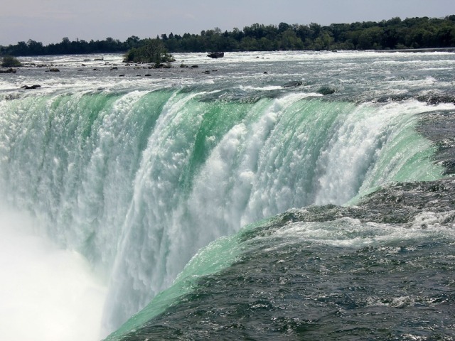 Nijagarini vodopadi, ogromna vodena zavesa očaravajuće lepote