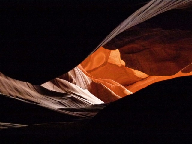 Kanjon Antilope, nestvarne igre svetlosti u kamenu