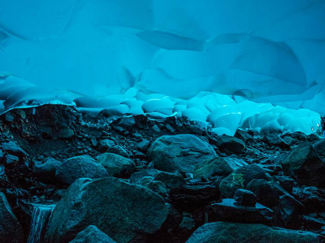 Medenhol ledena pećina, zavirite u srce lednika
