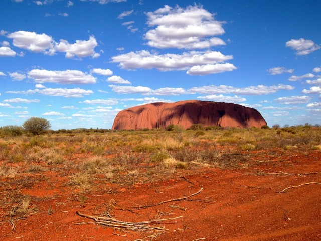 Uluru, najveći monolit na svetu i najveće svetilište Aboridžina