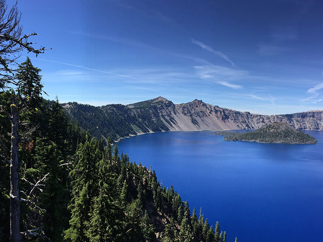Upoznajte Kratersko Jezero, jezero koje se krije u grotlu vulkana