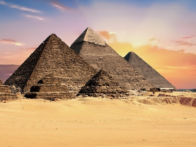 Da li znate da je čuvenoj kraljici Kleopatri bliže naše vreme od perioda gradnje piramida?